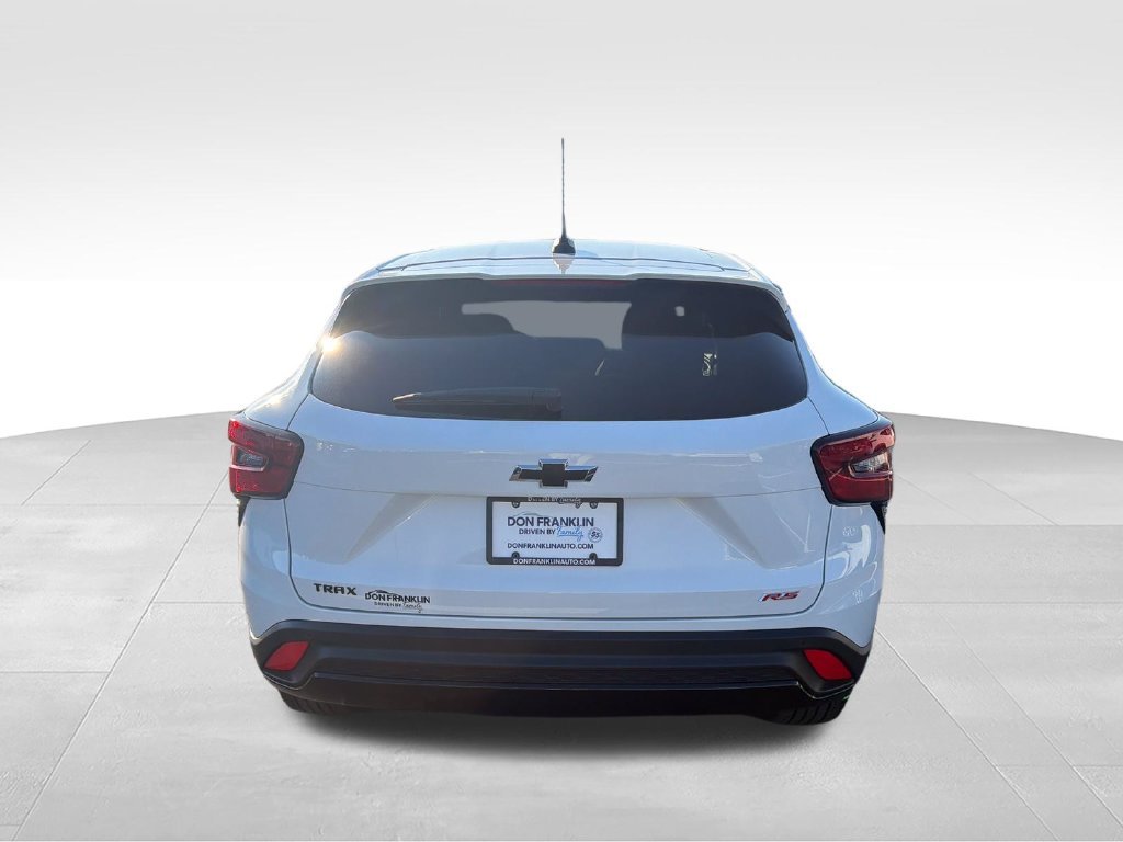 Used 2025 White Chevrolet 1RS image 4