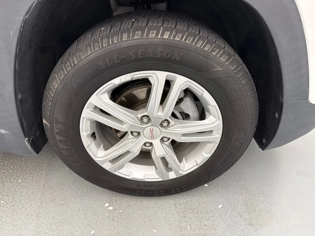 Used 2020 Summit White GMC SLE image 15