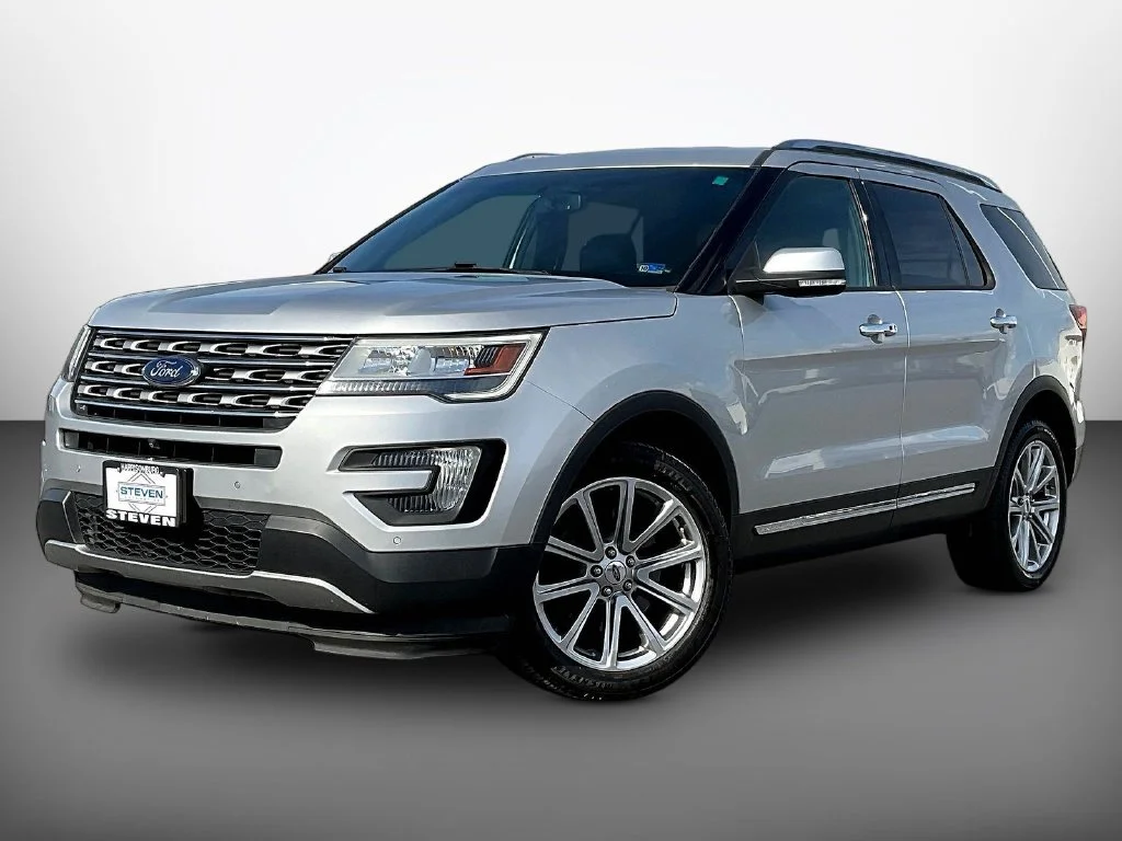 Used 2016 Silver Ford Limited image 3