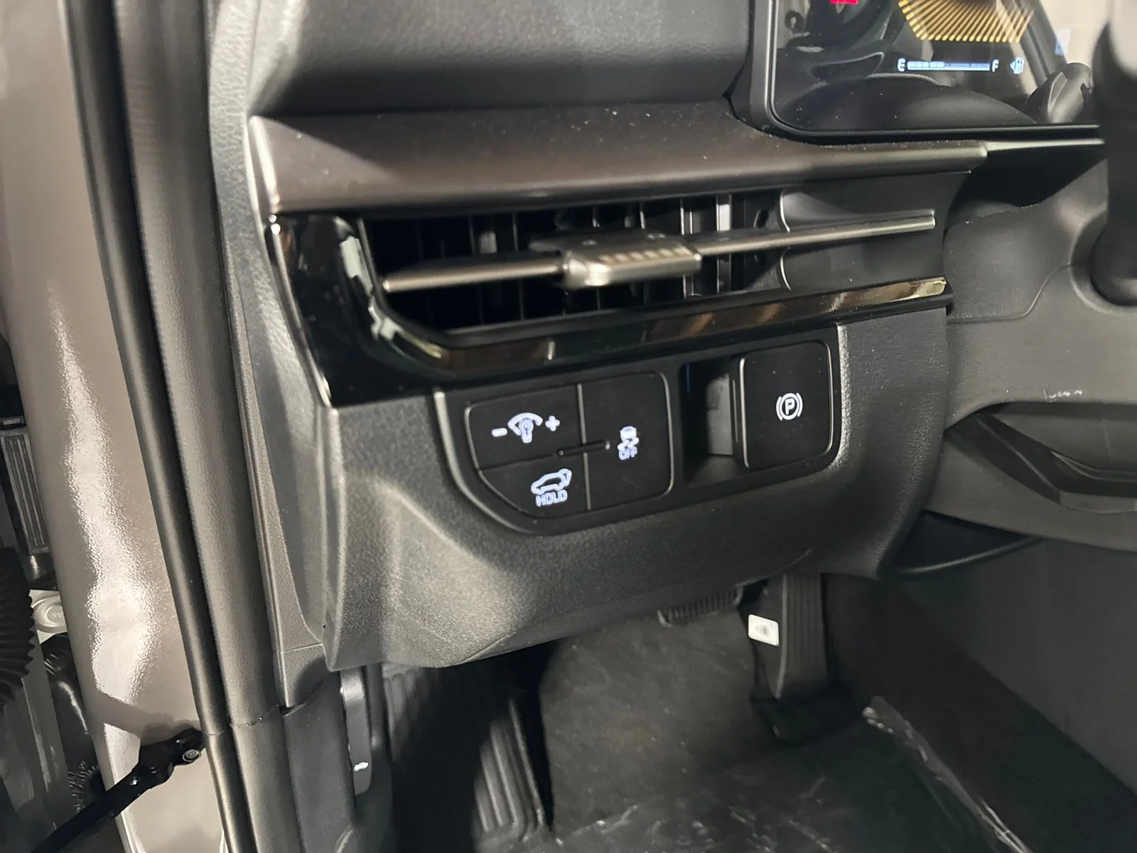 New 2026 Wolf Gray Kia EX image 14