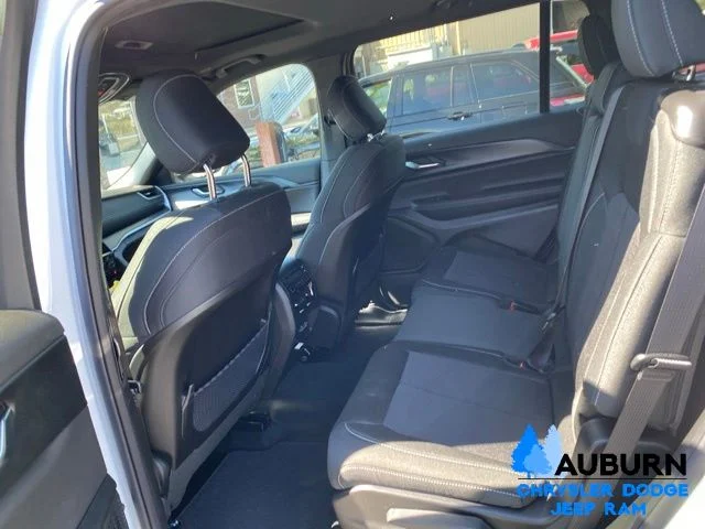 New 2026 Bright White Clearcoat Jeep Laredo X image 27