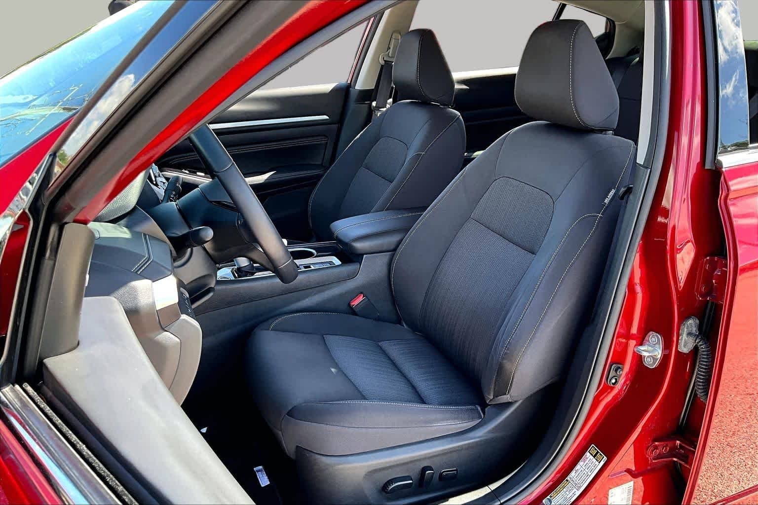 Used 2020 Scarlet Ember Tintcoat Nissan 2.5 SV image 8