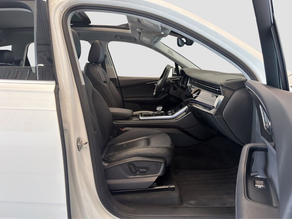 Used 2023  Audi 55 Premium Plus image 20