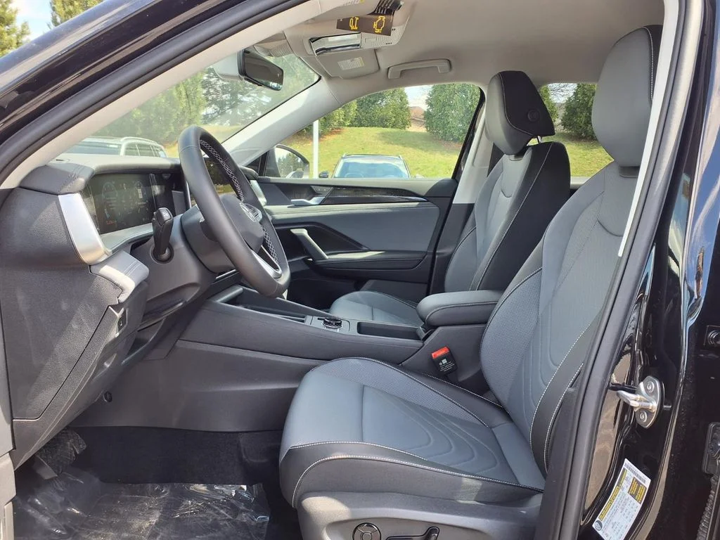 New 2026 Deep Black Pearl Volkswagen 2.0T SE image 6