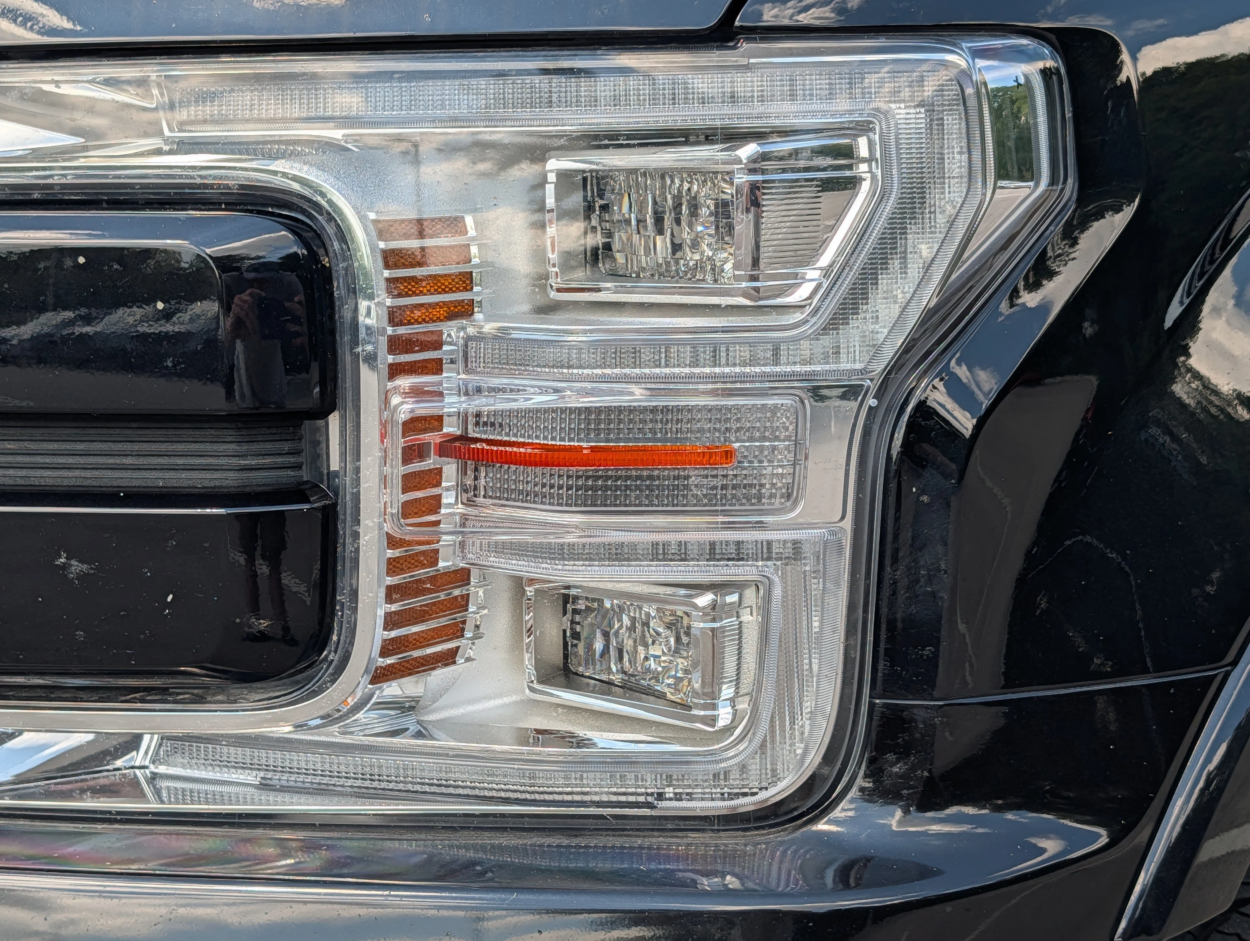 Used 2019 Agate Black Metallic Ford LARIAT image 16