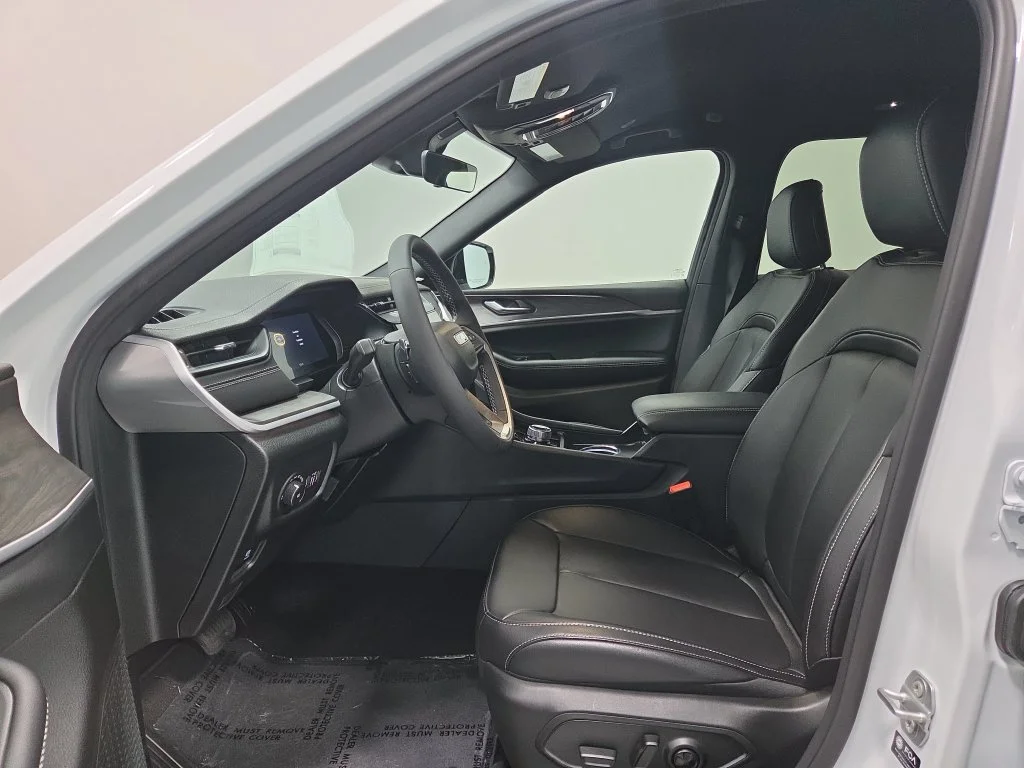 New 2026 White Jeep Limited image 19