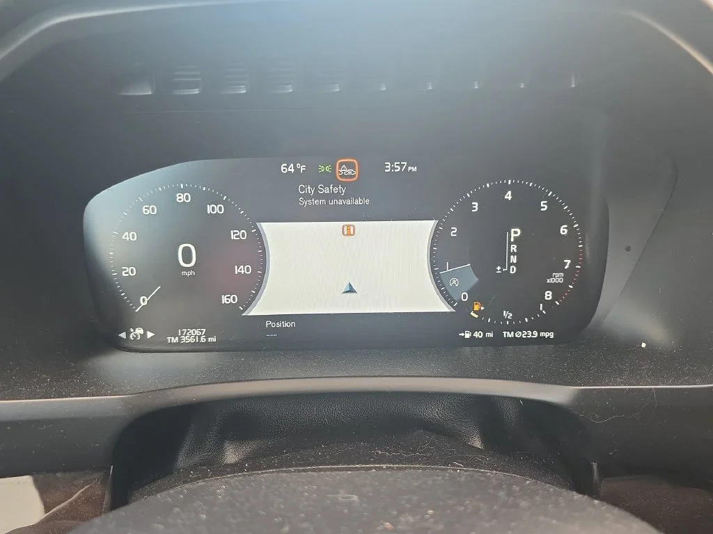 Used 2016 Black Volvo T6 Momentum image 16