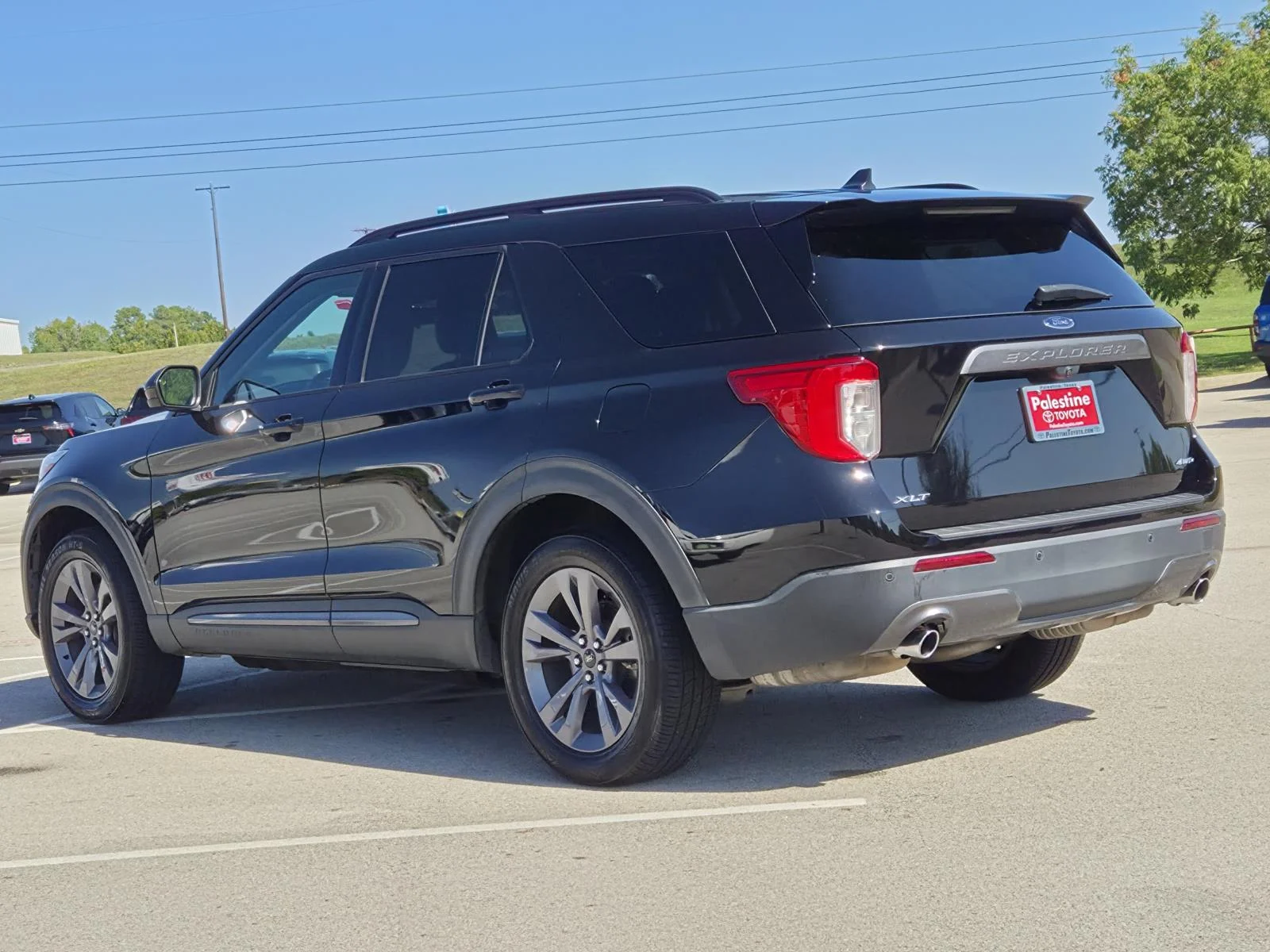 Used 2022 Black Ford XLT 4WD image 6