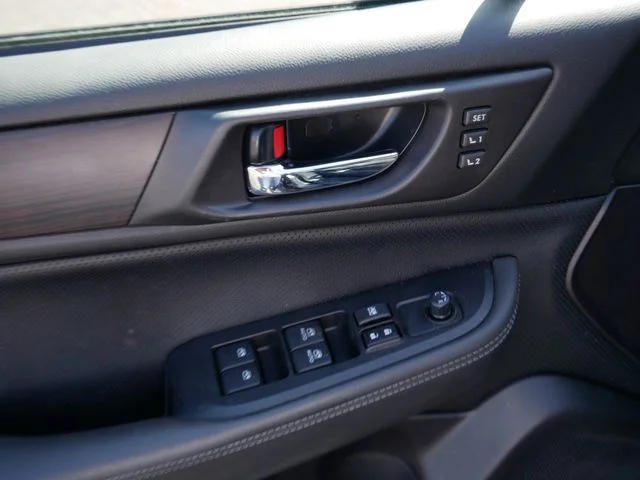 Used 2017 Black Subaru 2.5i image 18