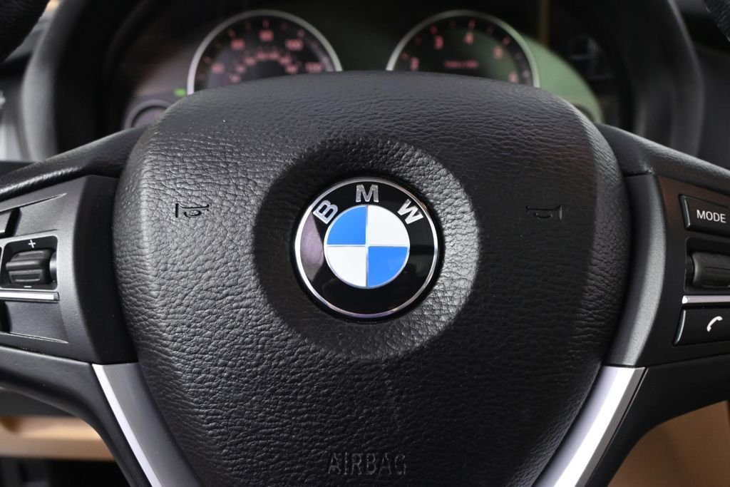 Used 2017 White Metallic BMW xDrive28i image 35
