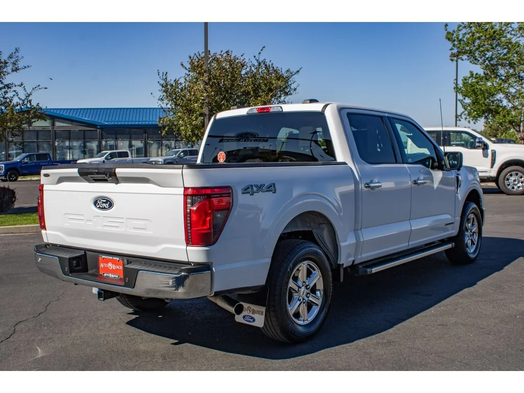 Used 2024 Oxford White Ford XLT image 8
