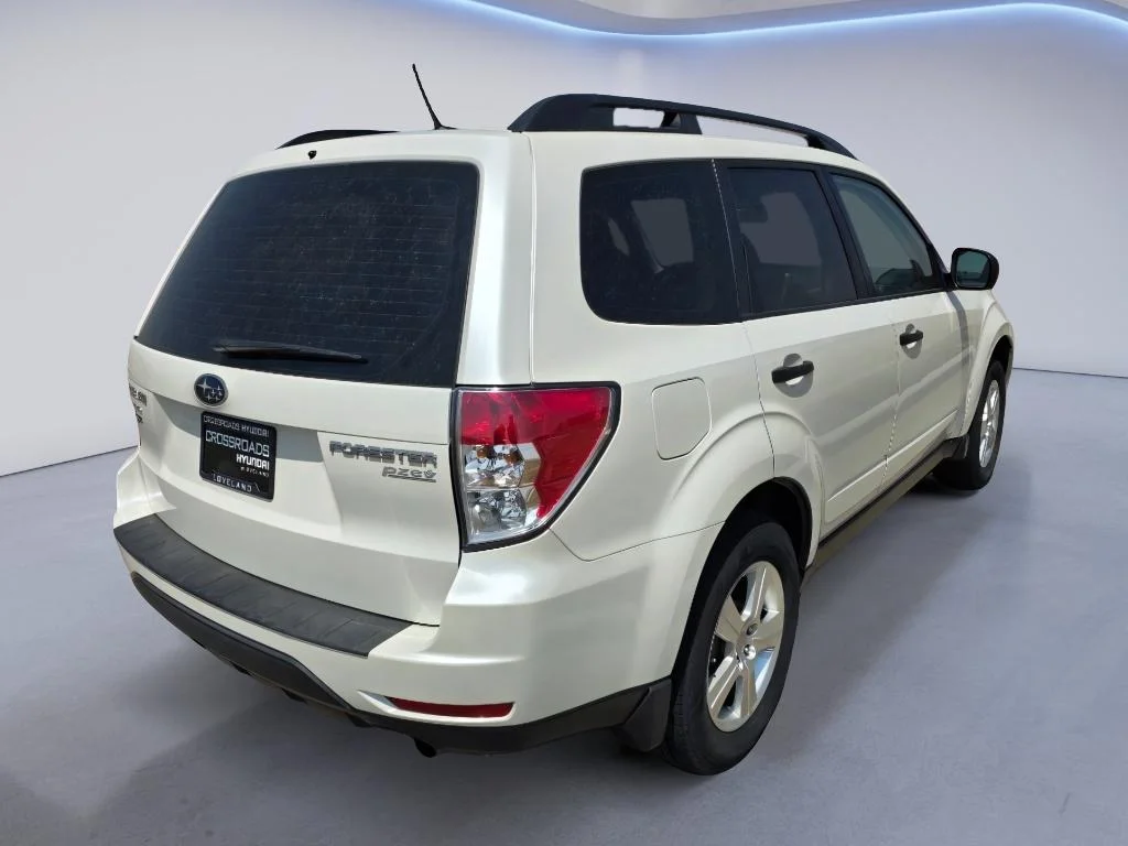 Used 2013 Satin White Pearl Subaru 2.5X image 5