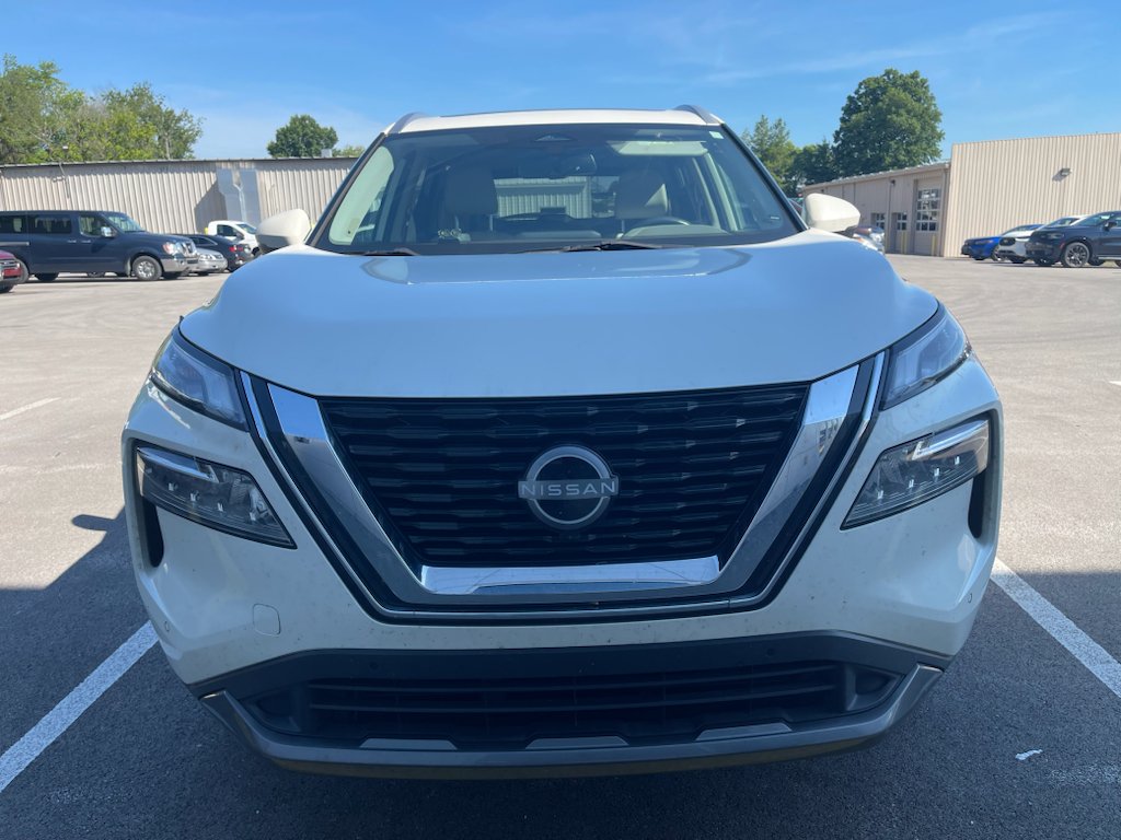 Used 2023 Pearl White Tricoat Nissan SL image 6