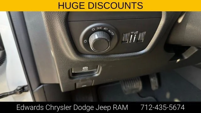 New 2026 White Jeep Laredo image 19