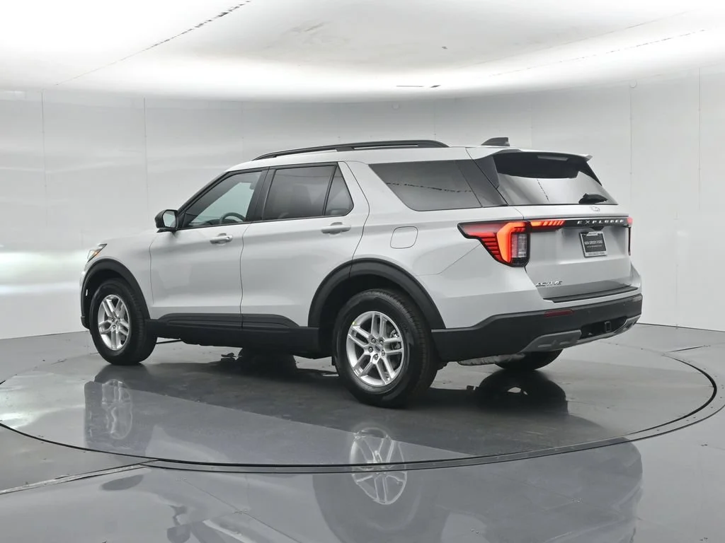 New 2027 Avalanche Gray Ford Active image 26