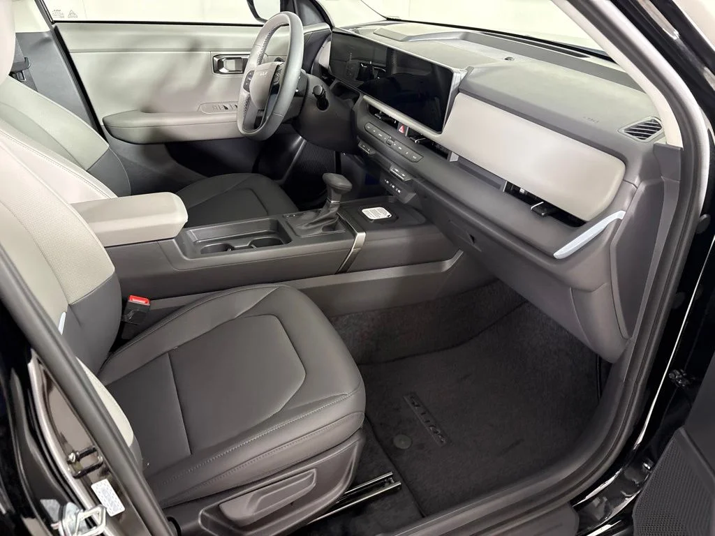 New 2027 Aurora Black Pearl Kia EX image 16