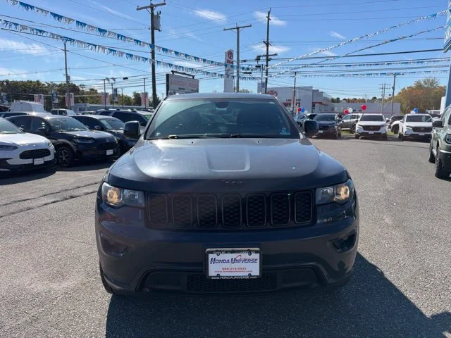 Used 2018 Rhino Clearcoat Jeep Altitude image 3