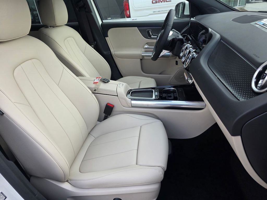 New 2026 Polar White Mercedes-Benz GLA 250 image 19