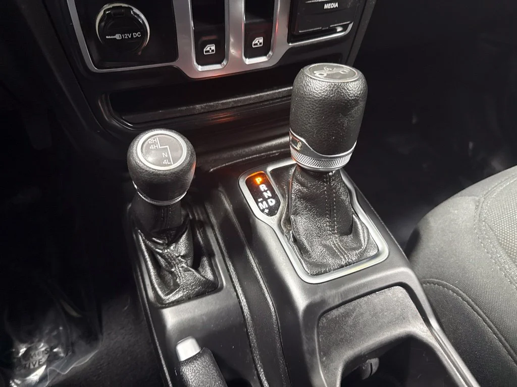 Used 2019 Gray Jeep Sport S image 21