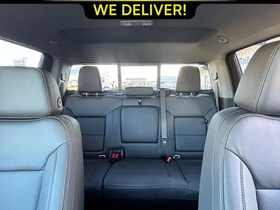 New 2025 Summit White Chevrolet LT image 17