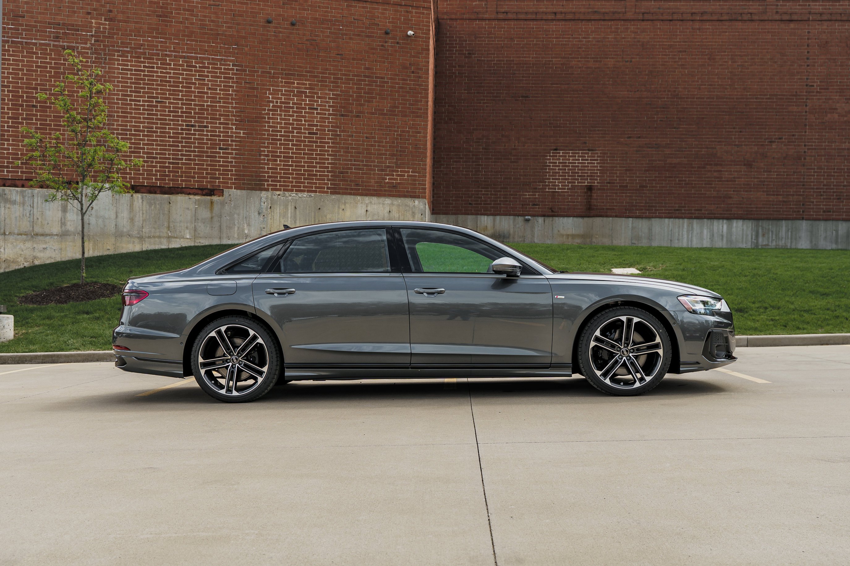 New 2026 Daytona Gray Pearl Effect Audi  image 3