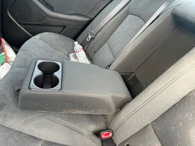 Used 2015 White Kia LX image 24