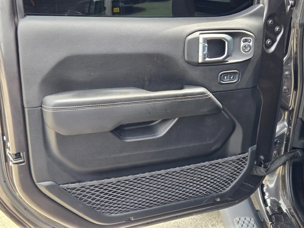 Used 2021 Gray Jeep Rubicon image 19