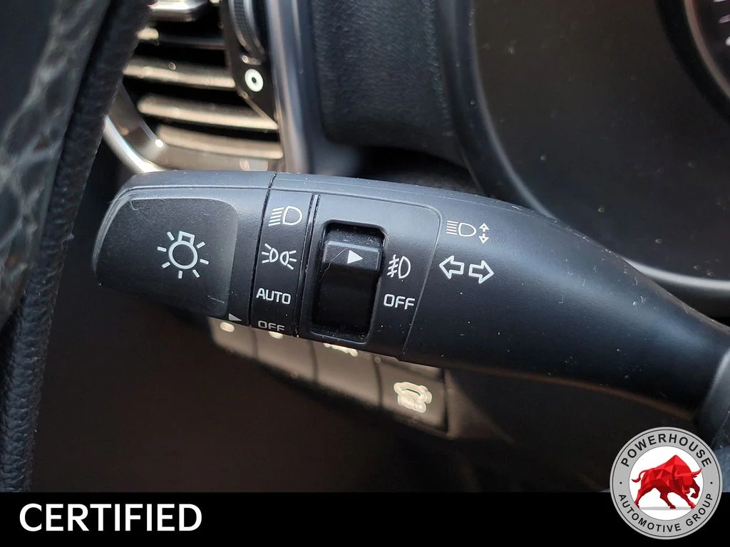 Used 2021 White Kia EX image 34