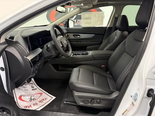 New 2025 Everest White TriCoat Nissan SL image 9