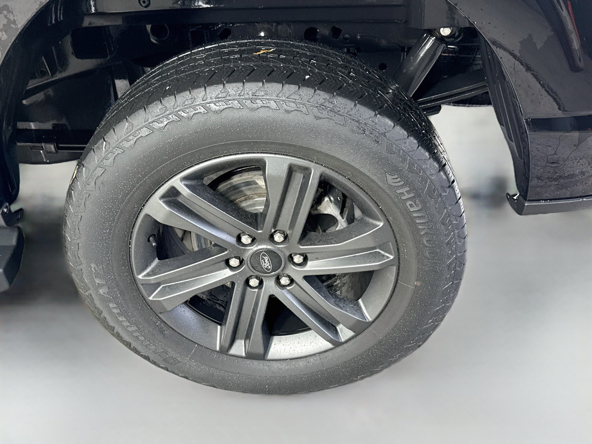 Used 2023 Agate Black Metallic Ford XLT image 31