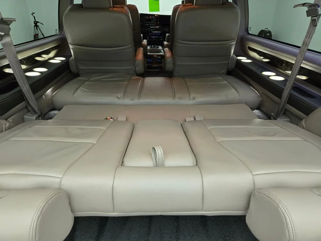 Used 2023 Birch Chevrolet Explorer Limited SE image 9