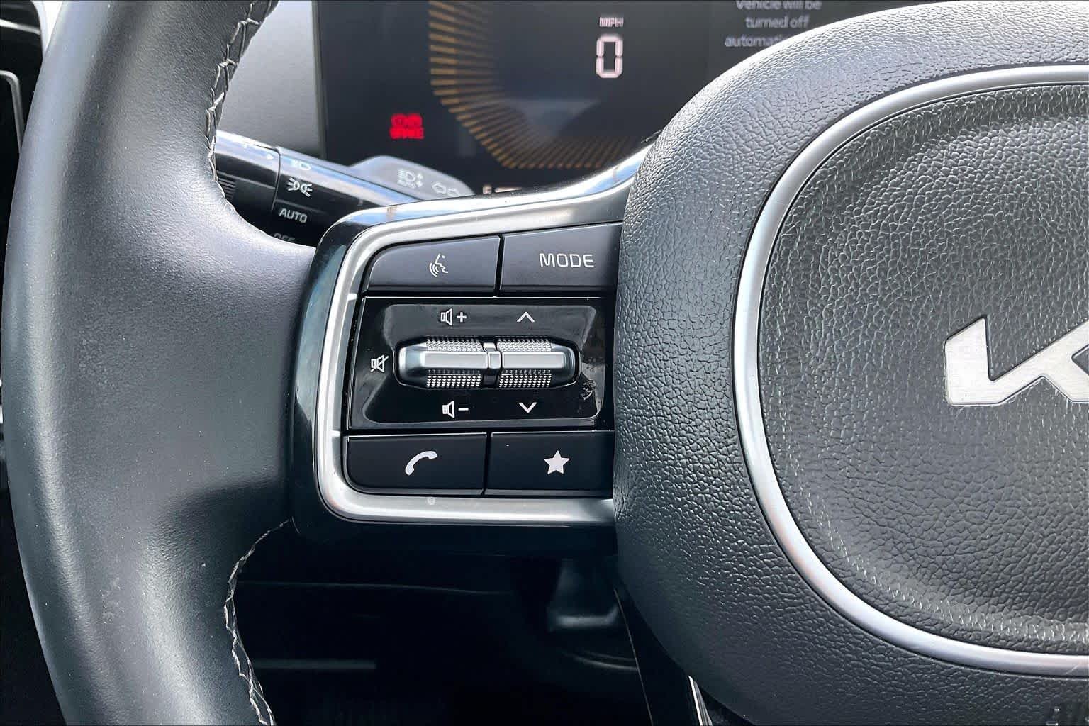 2025 Kia Sorento S - Photo 24