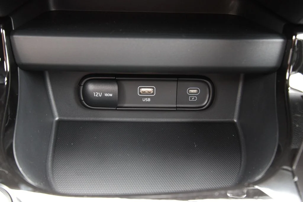 New 2026 Pluton Blue / Black Roof Kia S image 29