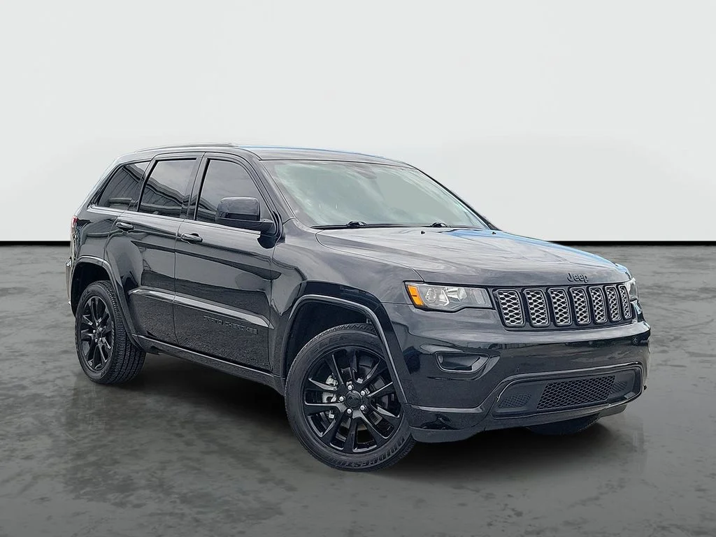 Used 2020 Black Jeep Altitude image 1