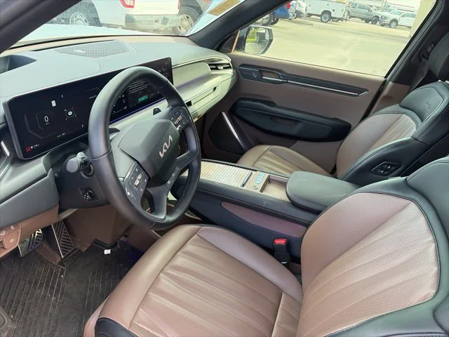 Certified Used 2024 White Kia GT-Line image 9
