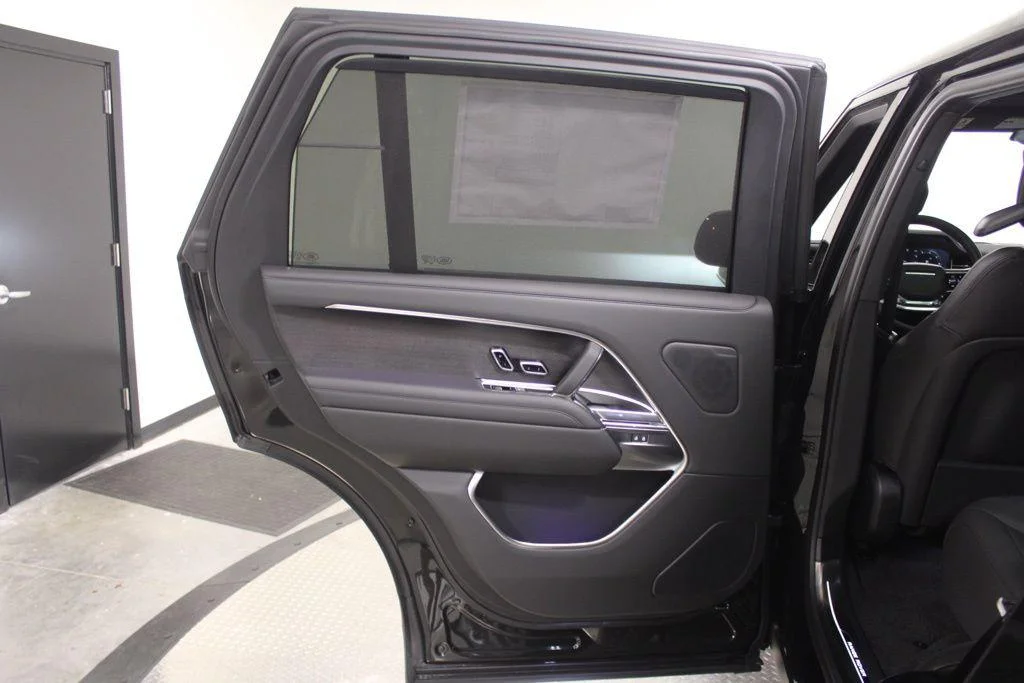 New 2026 Santorini Black Land Rover SE image 42