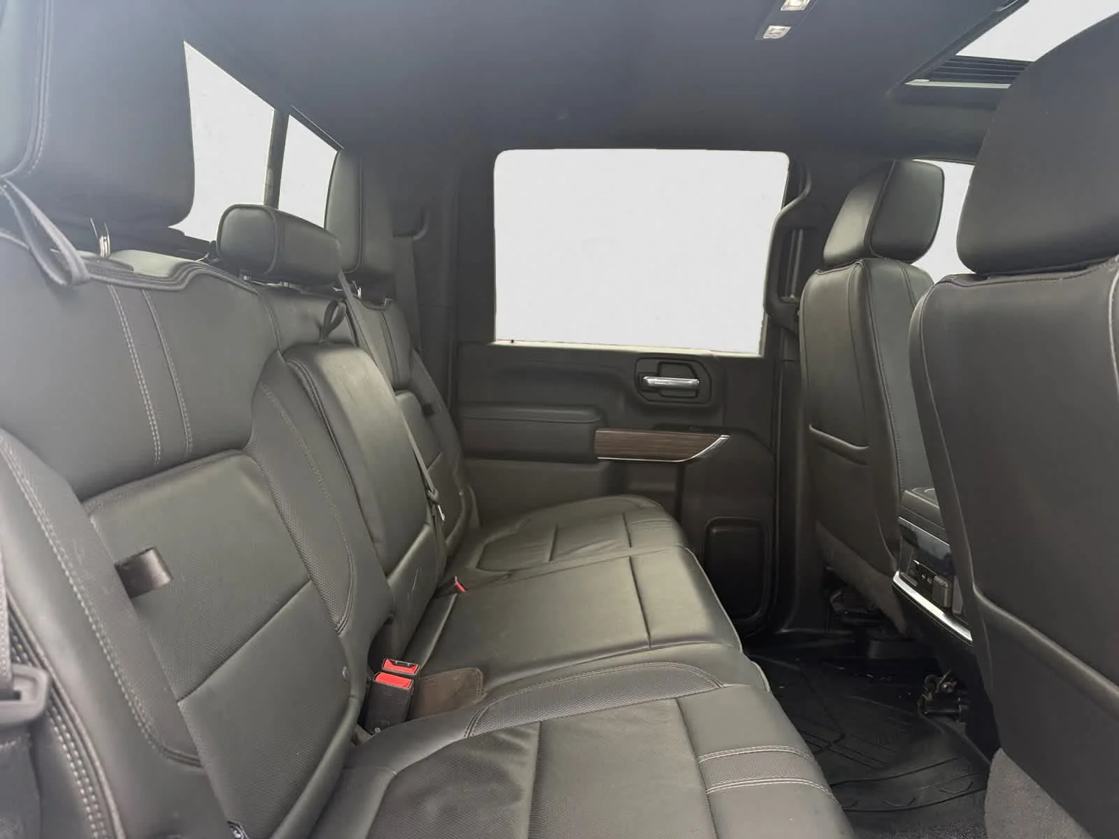 Used 2022 Iridescent Pearl Tricoat Chevrolet High Country image 21