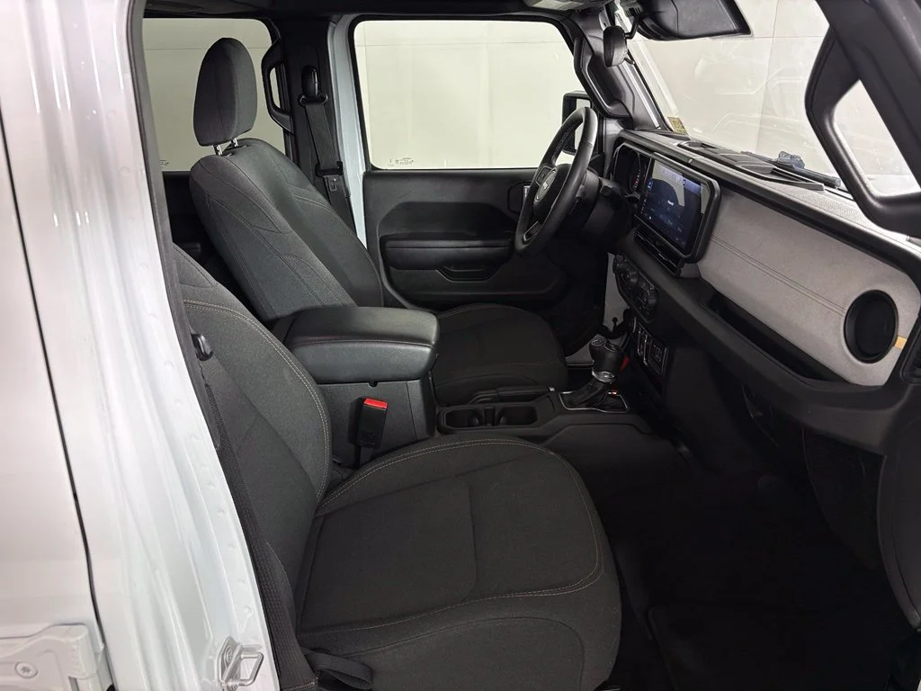 Used 2025 White Jeep Sport S image 40