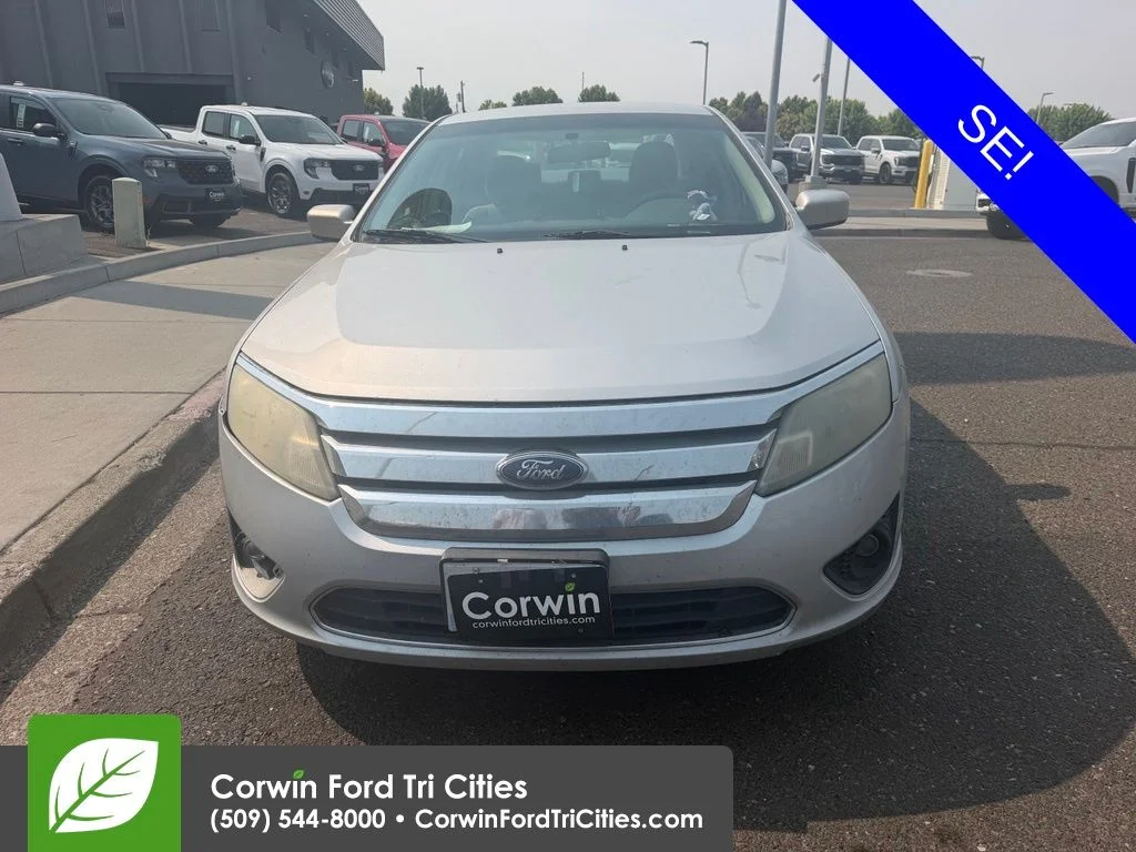 Used 2010 Brilliant Silver Metallic Ford SE image 1