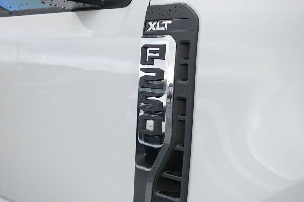New 2026 Oxford White Ford F-250® XLT image 5