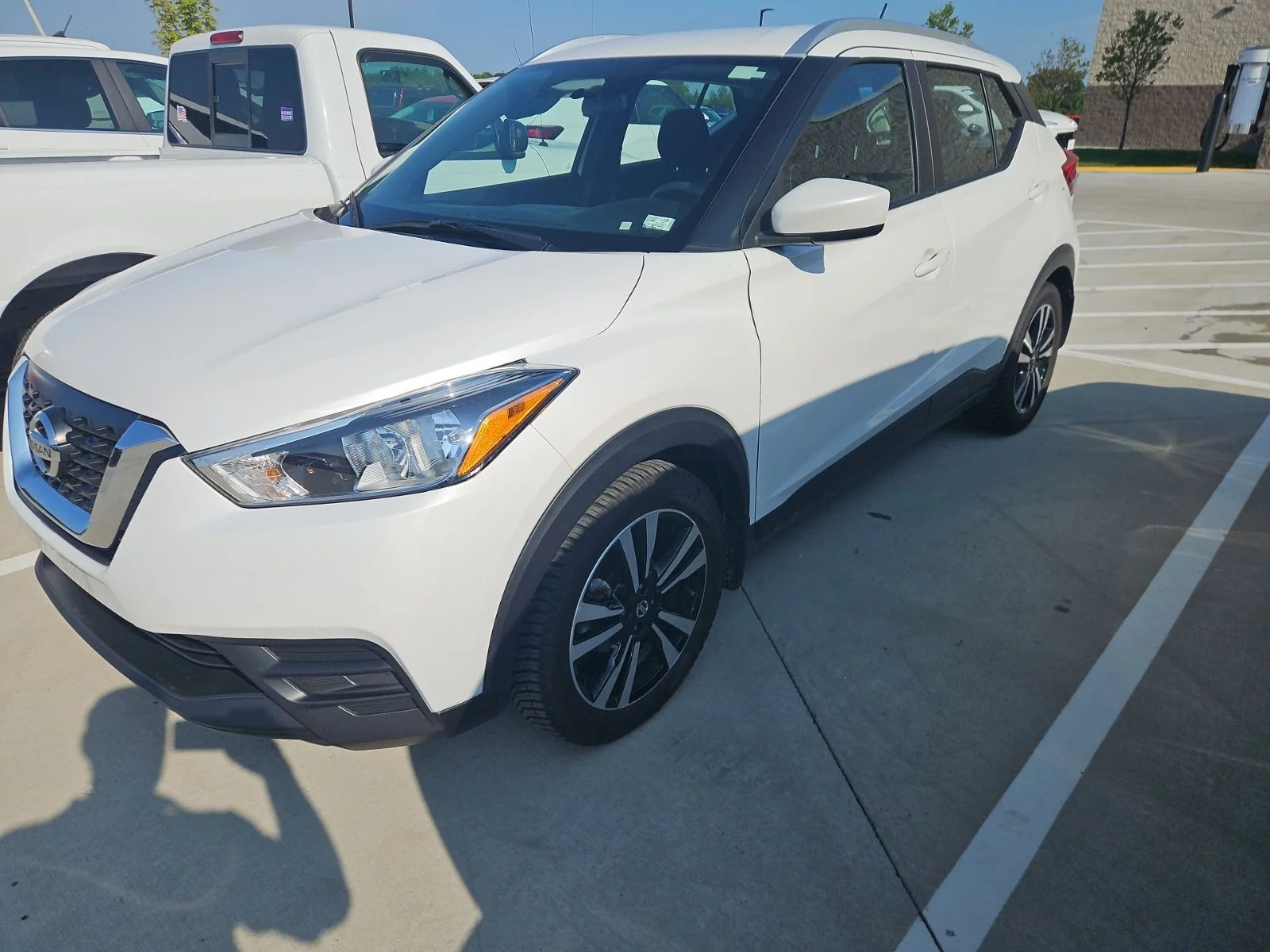 Used 2018 Aspen White Nissan SV image 2