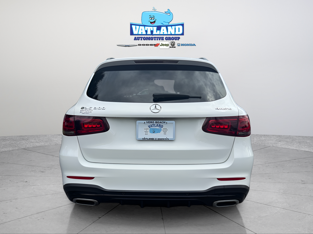 Used 2022 White Mercedes-Benz GLC 300 image 4