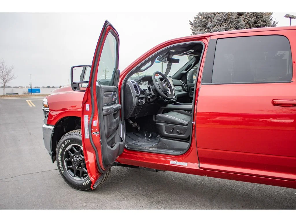 2026 RAM 3500 Laramie - Photo 12