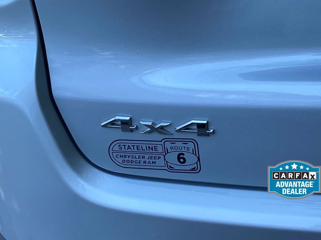 Used 2025 Silver Jeep Limited image 8