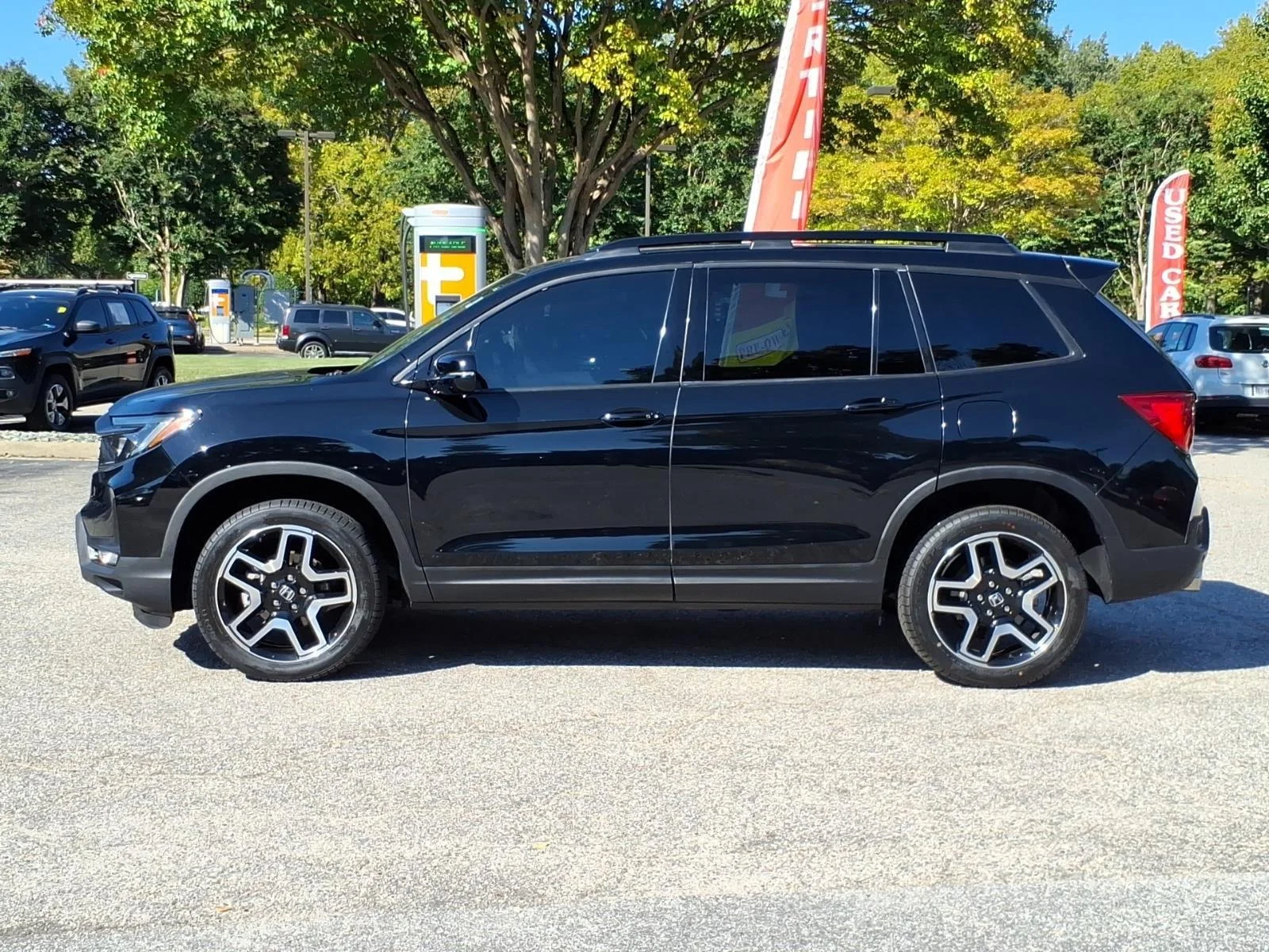 Used 2023 Crystal Black Pearl Honda Elite image 3
