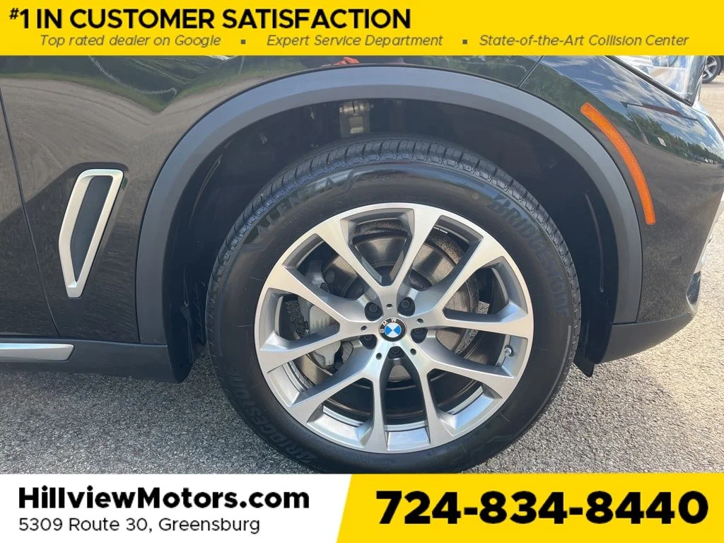 Certified Used 2022 Black Sapphire Metallic BMW xDrive40i image 13