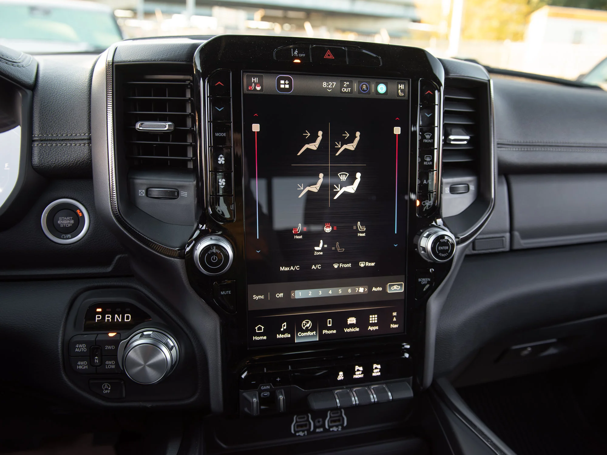 New 2026 Black RAM Sport* Crew Cab 4x4, Heated Seats/Steering Wheel, Nav, 3.92 Rear Axle, Running Boards image 16