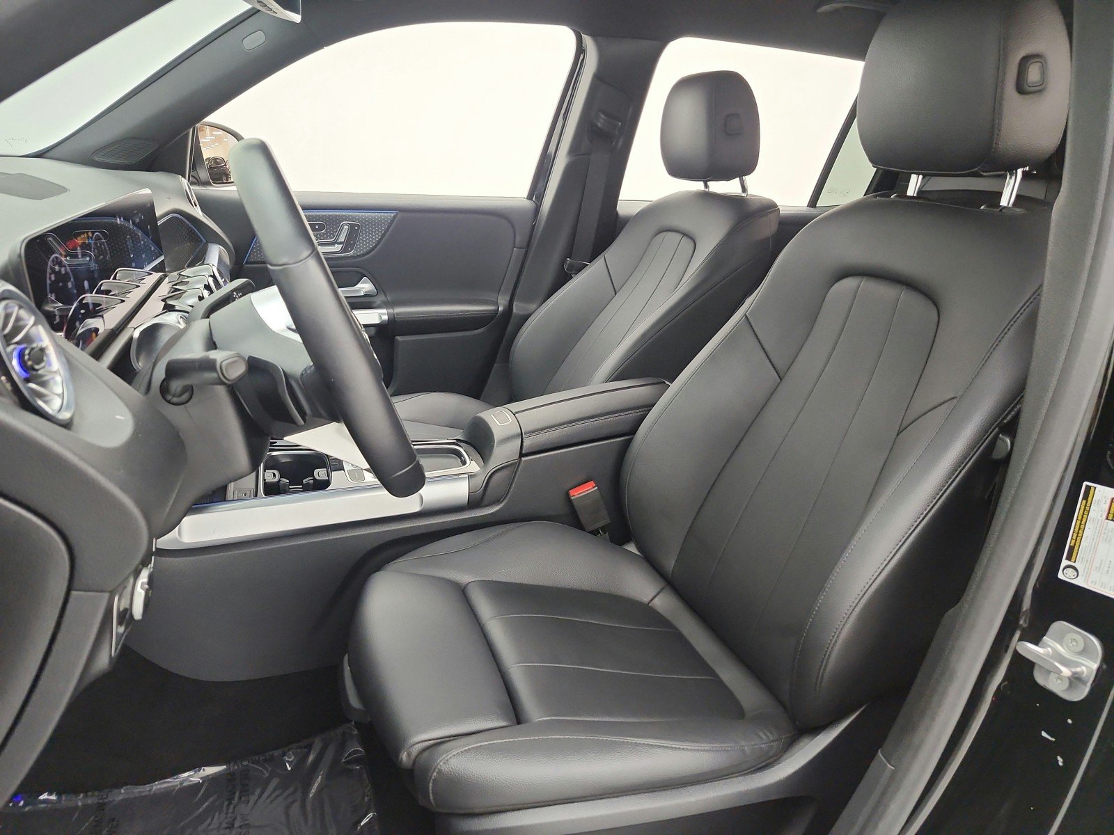 Used 2024 Night Black Mercedes-Benz GLB 250 SUV image 13