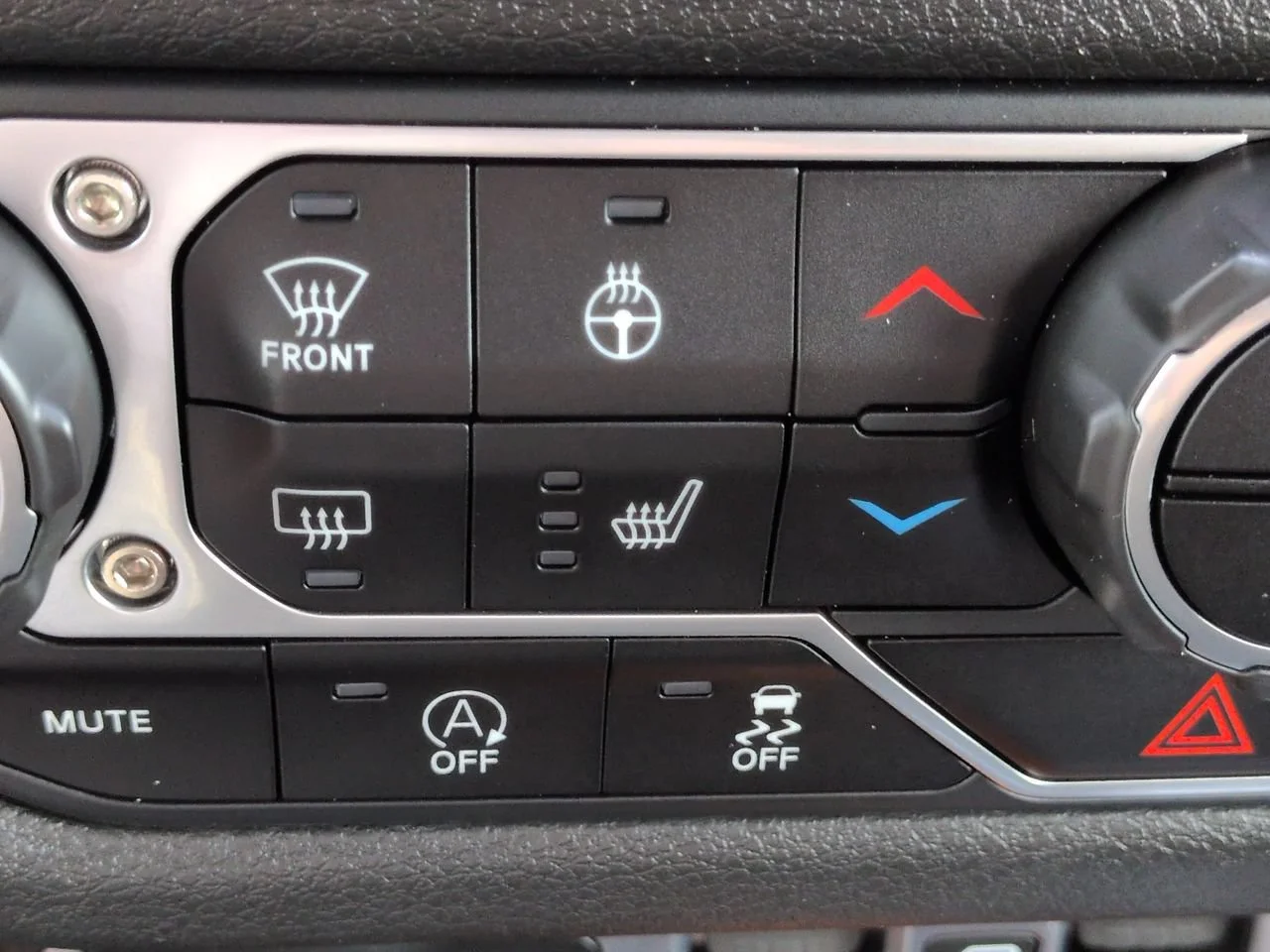 Used 2025 Anvil Clearcoat Jeep Sport S image 20