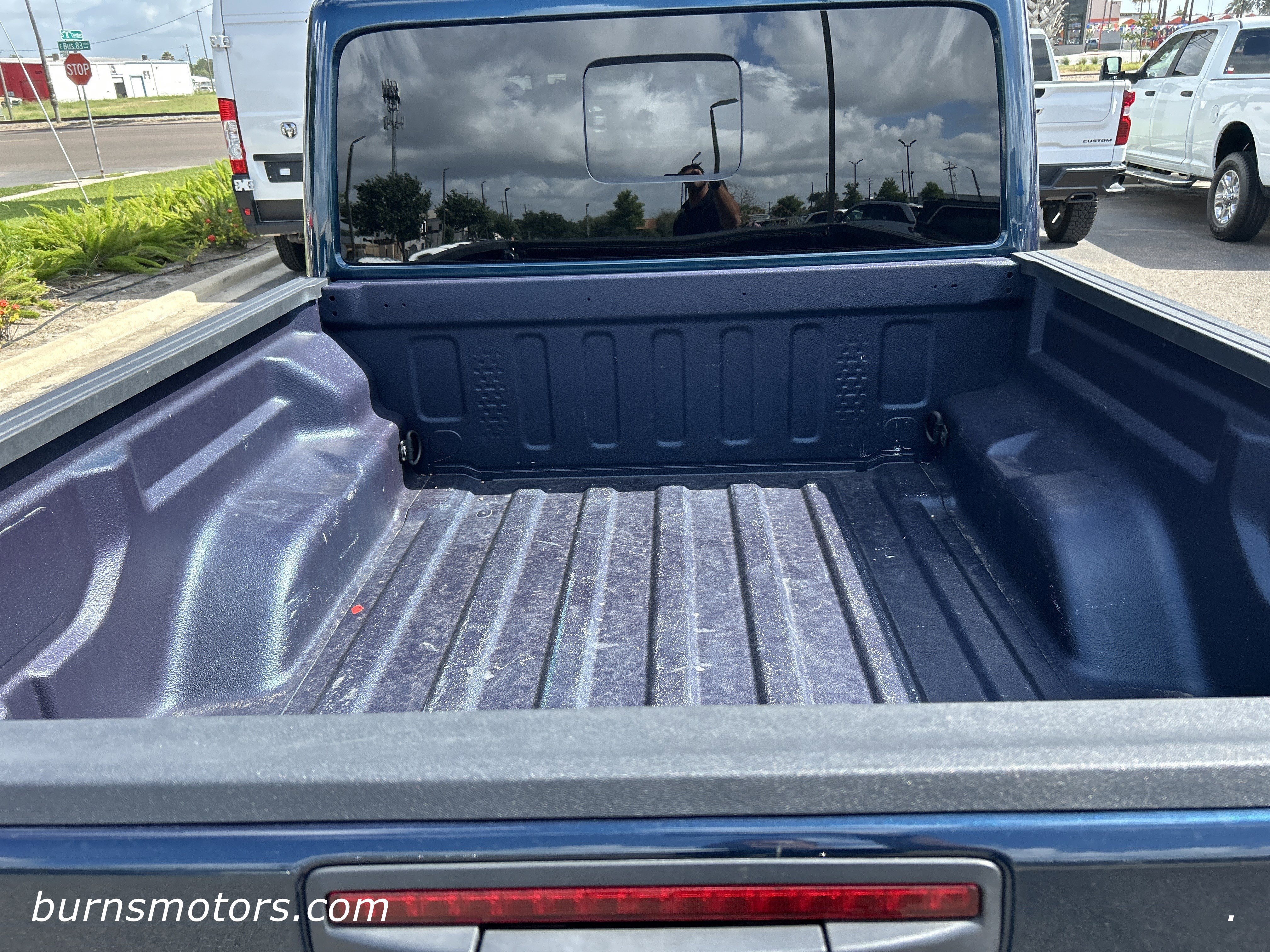 Used 2025 Fathom Blue Jeep Rubicon X image 9